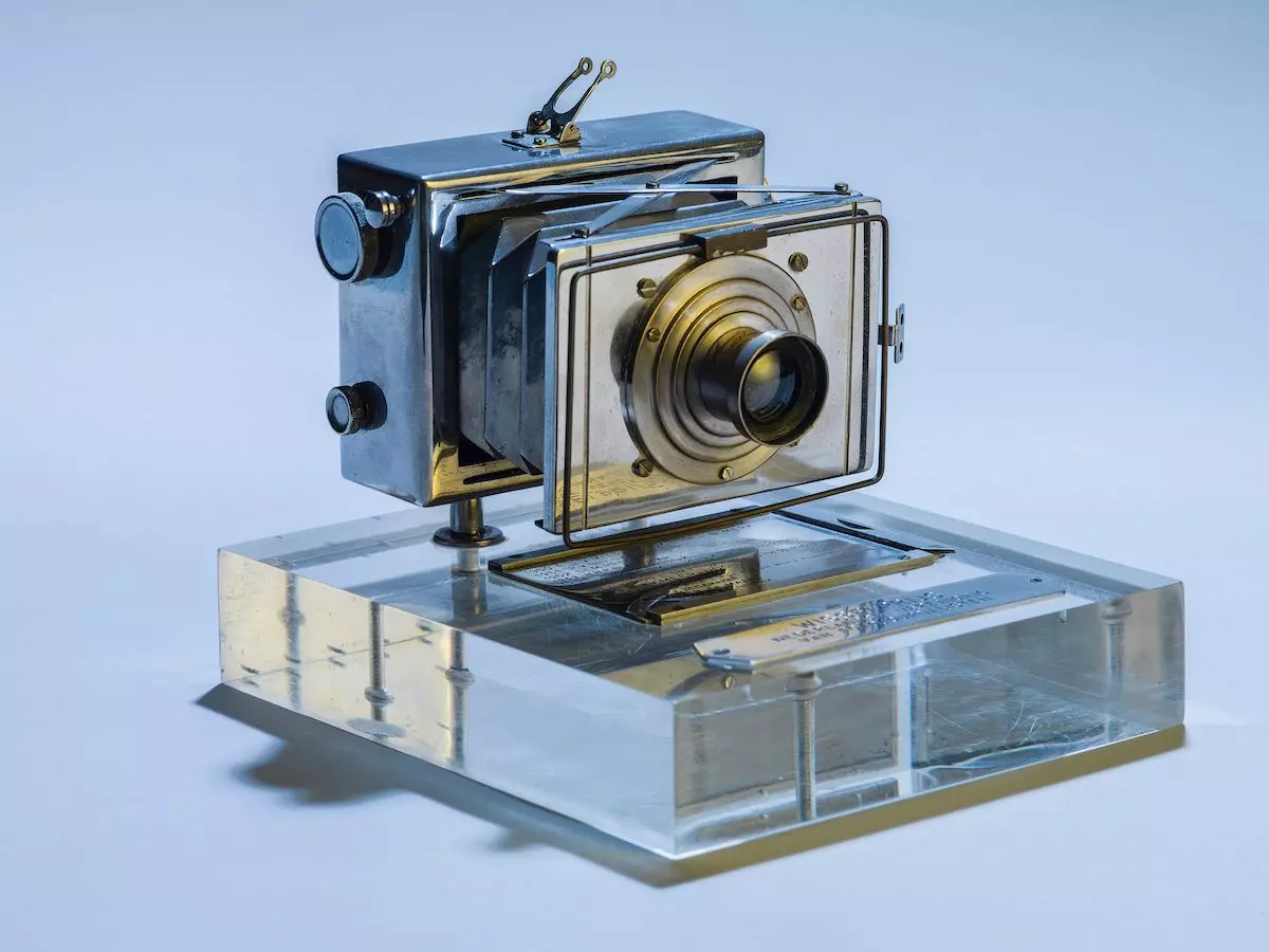 ©-De-Zilveren-Camera